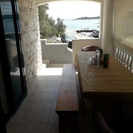 House Val Pašman