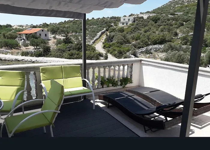 Holiday House Val *